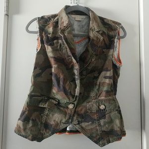 Michael by Michael Kores camo vest